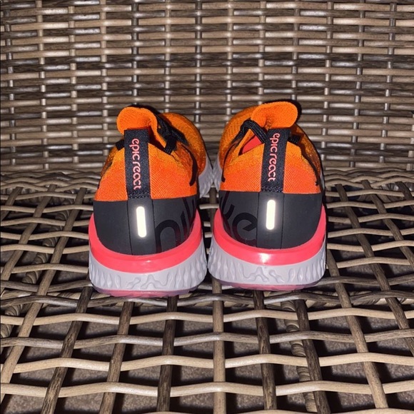 NEW Nike Epic React Flyknit - Picture 4 of 7